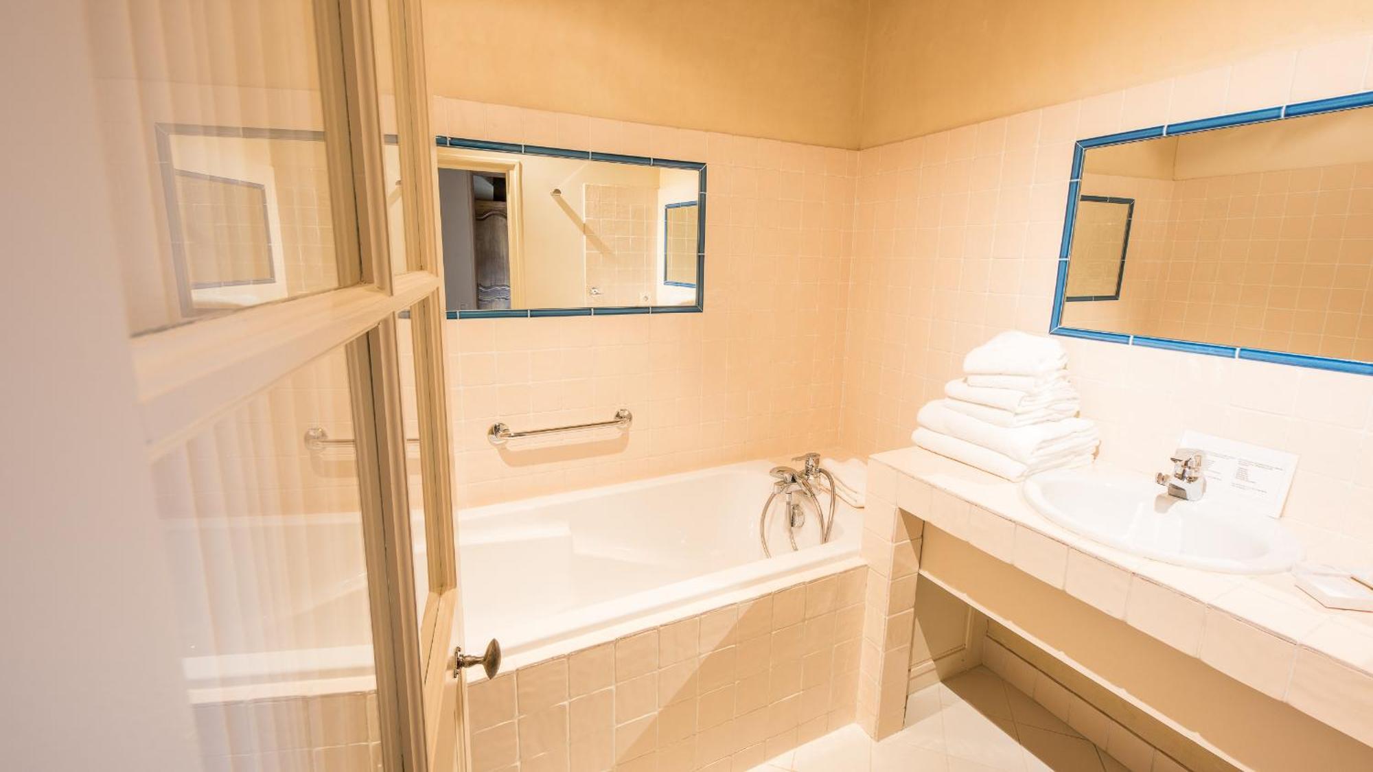 Le Champ Des Oiseaux Hotel & Spa Troyes Bagian luar foto
